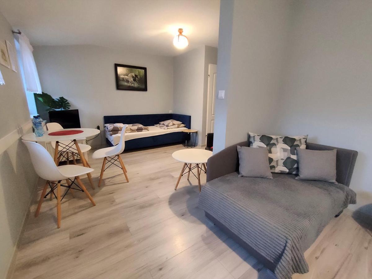 Bed and Breakfast Stajnia Pod Debem Starachowice Exterior foto